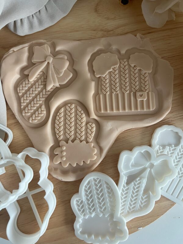 CHRISTMAS2025  Set of 3 Christmas Socks, Hats and Gloves fondant stamp and cutter