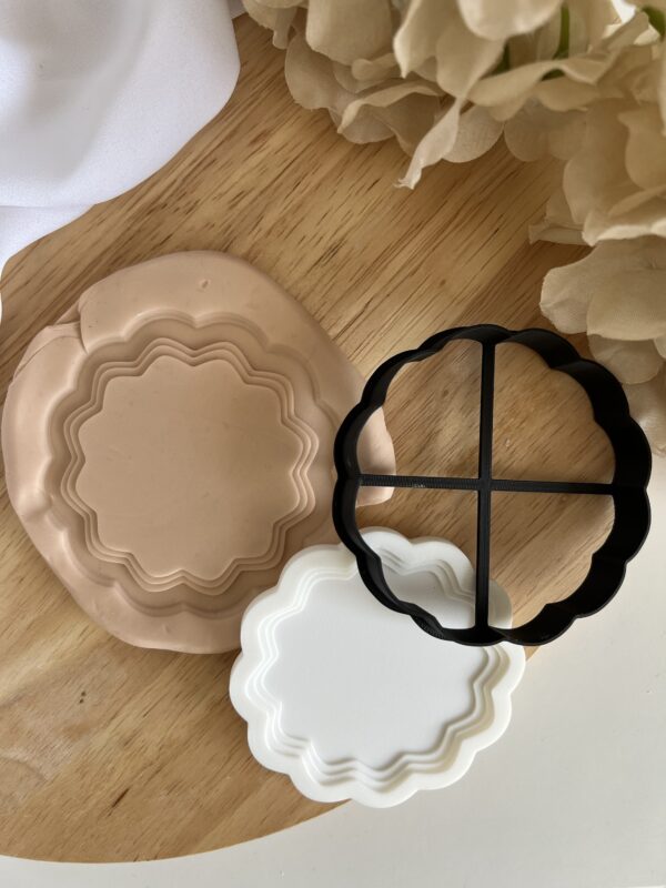 EASTER2025 Wavy Circle Frame fondant stamp and cutter